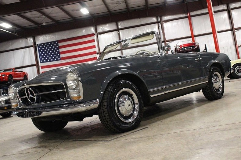 1966 Mercedes-Benz 230 SL - Pagoda